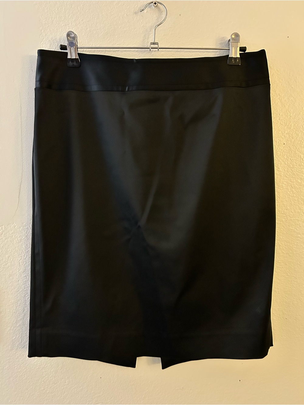 White House Black Market Classic Black Pencil Skirt satin
